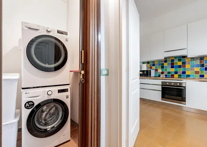 Apartment Homedesirome - La Casa A Colori Rome
